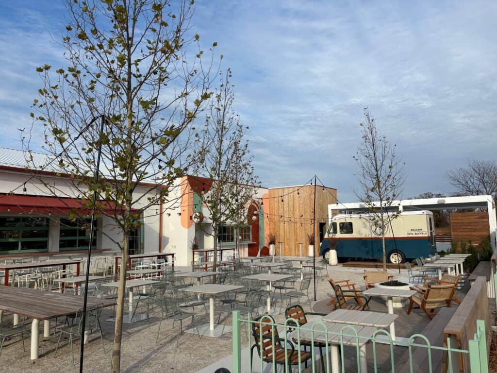 outdoor dining new buffalo